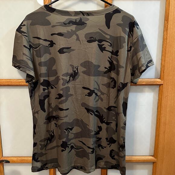 New! UrbanGlow Women’s Sz Lrg Camouflage American Flag Short Sleeve Top K713 - Picture 6 of 11